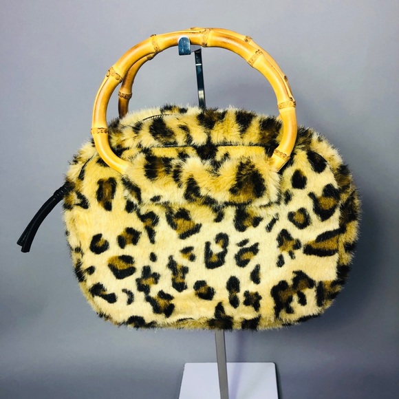 Elizabeth and James Handbags - ✨HP✨ Elizabeth and James Leopard Bag